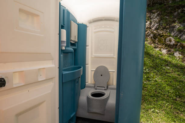 Portable Toilet Options We Offer in Medicine Lodge, KS
